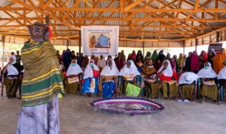Alors que la sécheresse ravage la Somalie, des activités artistiques allègent la charge de santé mentale des personnes déplacées 