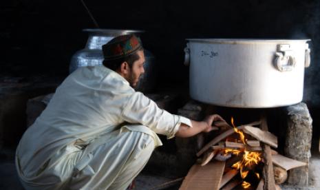 « Il n'y a rien qu'un plat d'agneau copieux ne puisse arranger » : Un chef afghan rebondit après la pandémie