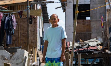 Reconstruire des maisons et des vies : Comment le travail contre rémunération donne du pouvoir aux communautés touchées par le super typhon Rai