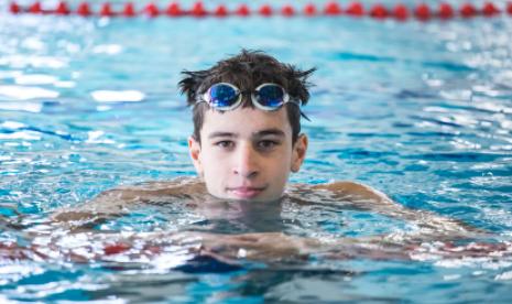 Young Ukrainian Pursues Dream of Olympic Swimming in Hungary