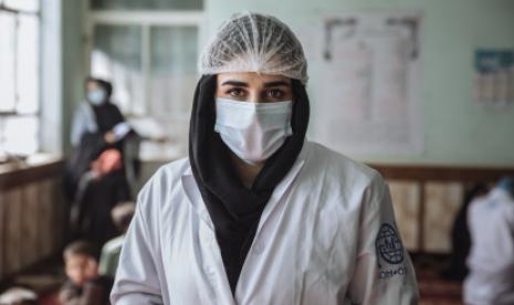 In Afghanistan’s Fight Against COVID-19, Women in Lab Coats Lead the Way